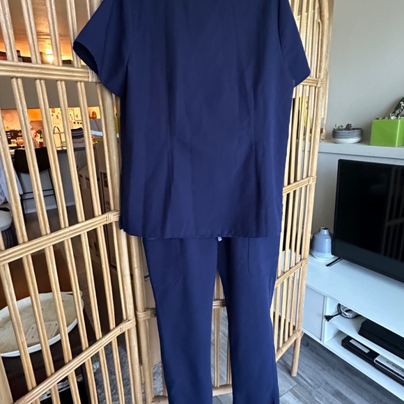 Figs navy blue scrub set Medium - Picture 6 of 6
